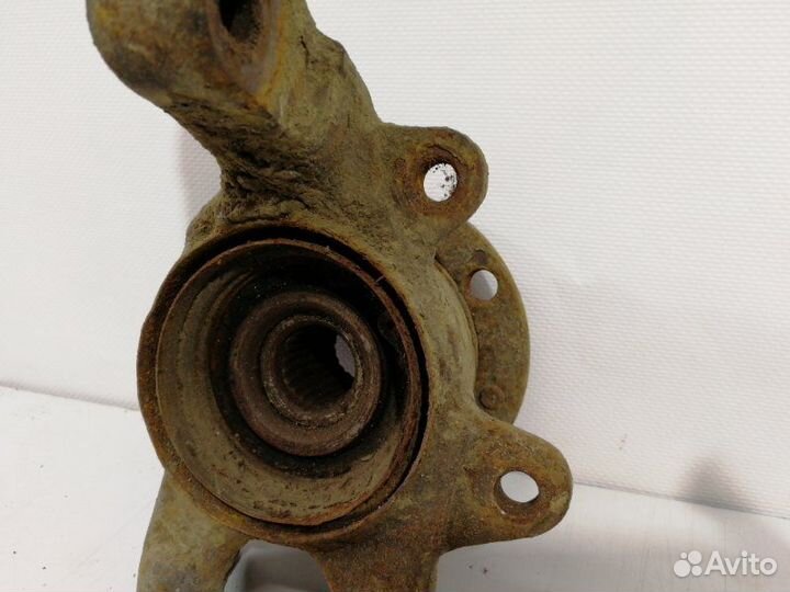 Кулак поворотный передний правый Лада Калина 1.6