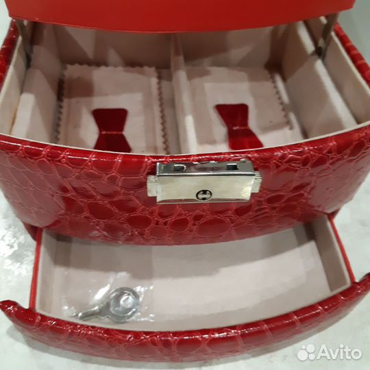 Шкатулка для украшений