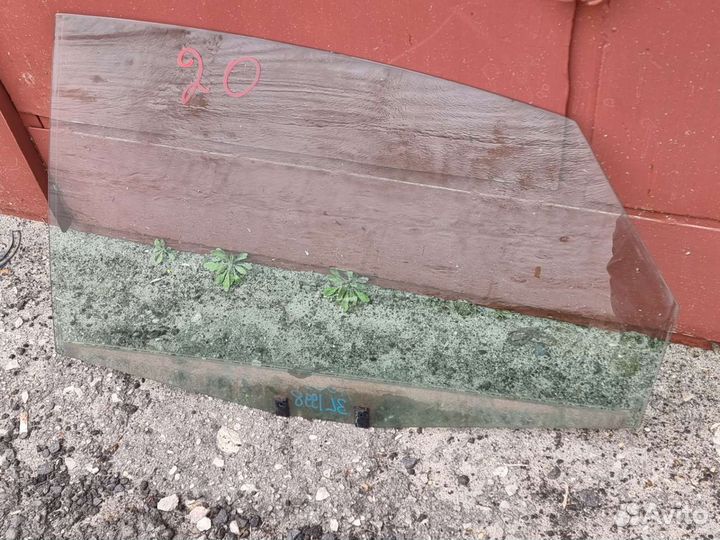 Стекло задней левой двери Ауди А6с5