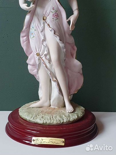 Статуэтка фарфоровая, Италия