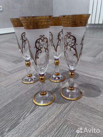 Хрустальные бокалы