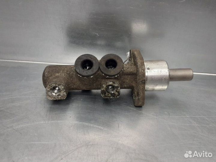 Цилиндр тормозной главный Audi 100 C4 1991-1994