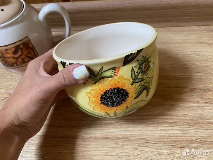 Заварочный чайник и сливочник