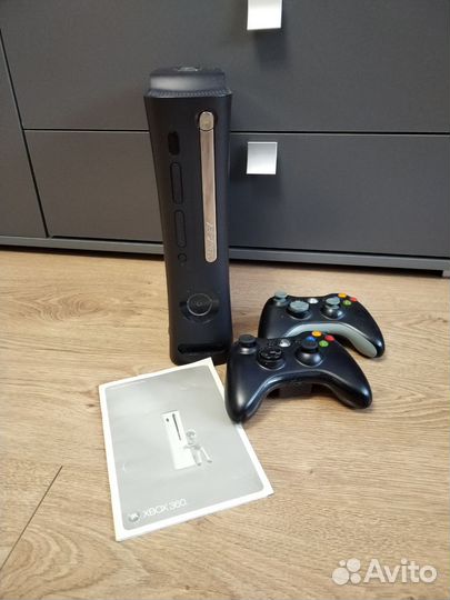 Xbox 360 с дисками