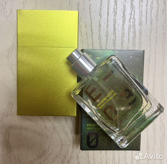 Escentric molecules 03