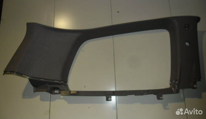 Накладка собачника левая Mitsubishi Pajero Sport