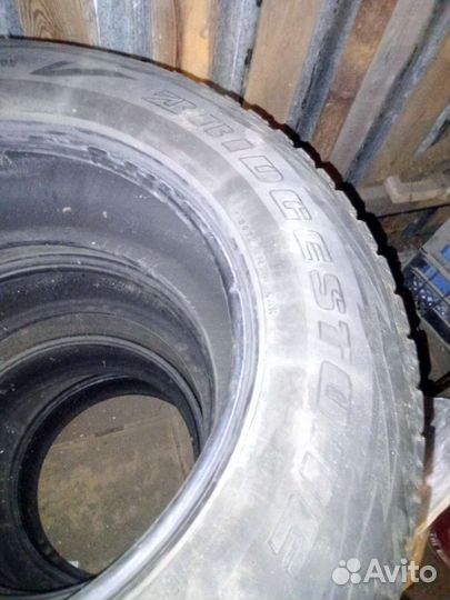 Bridgestone Blizzak Ice 265/65 R17