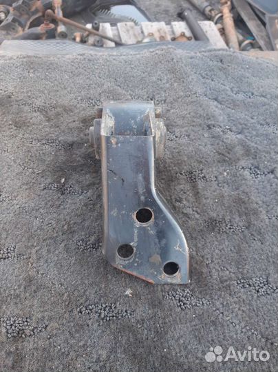 Подушка двигателя Kia Spectra 1.6