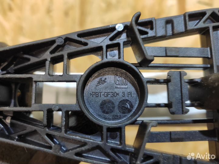 Ручка наружная левой двери Opel Astra J