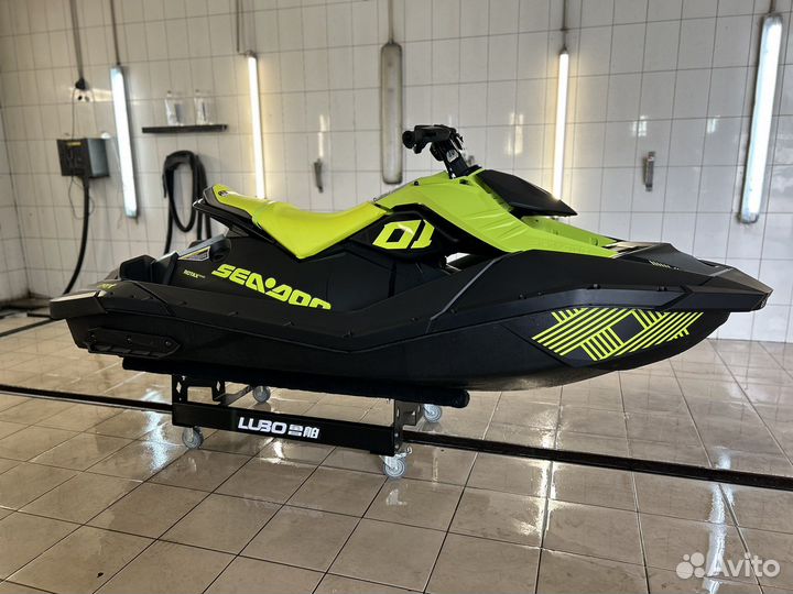 —BRP Sea-doo 2023 Spark 2up Trixx