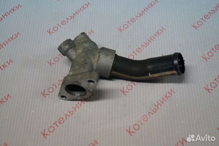 Nissan 14075-53J00 Фланец системы охлаждения