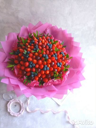 Букеты из клубники ягод