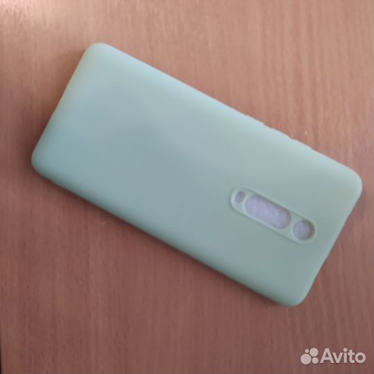 Чехлы на телефон