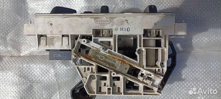 Блок управления отопителя Nissan march k11