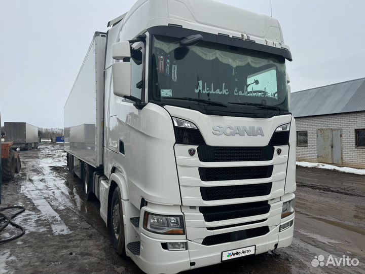 Scania S450 с полуприцепом, 2021