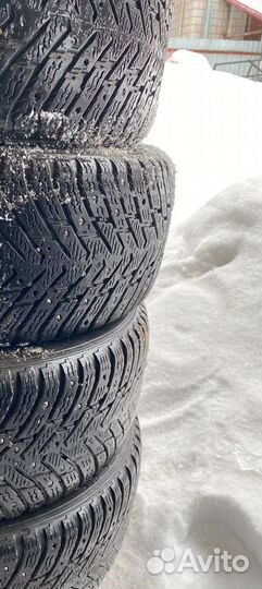 Nokian Tyres Hakkapeliitta 8 215/60 R16