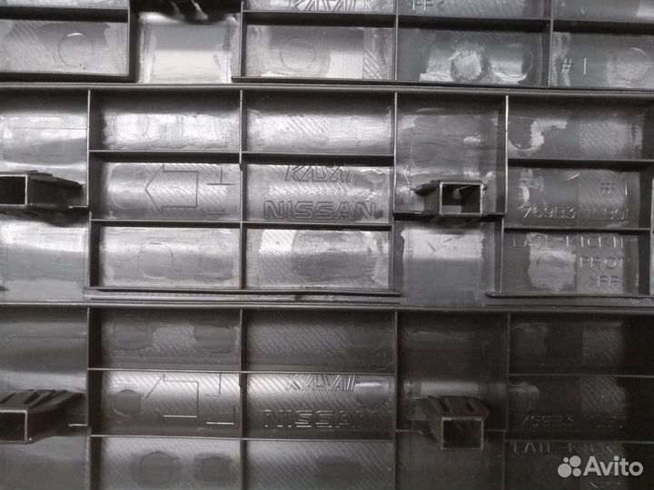 Накладка порога Nissan Patrol Y62 769B11LB0B