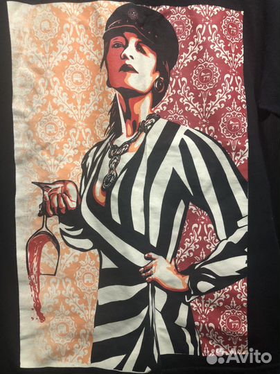 Футболка стильная