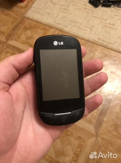 LG T500