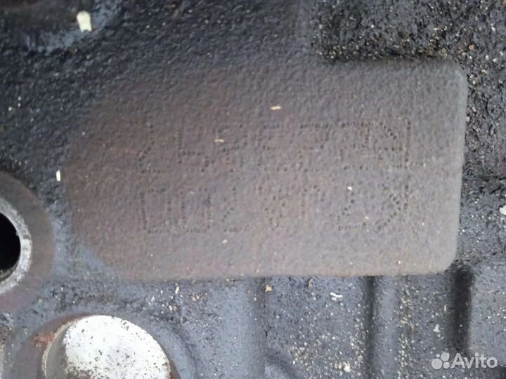 Блок детали двигателя Рено Логан