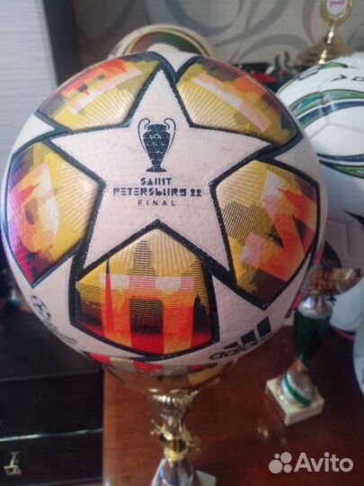 Футбольный мяч adidas лига чемпионов 2022