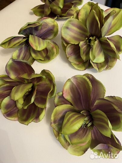 Искусственные цветы (водяная лилия)