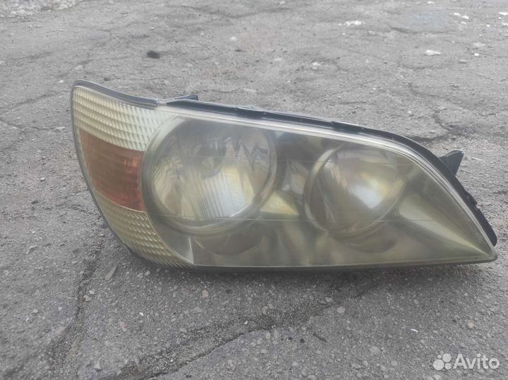 Фара lexus is200/altezza