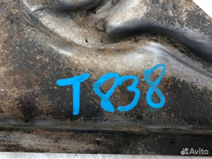 Кронштейн глушителя Mercedes W639