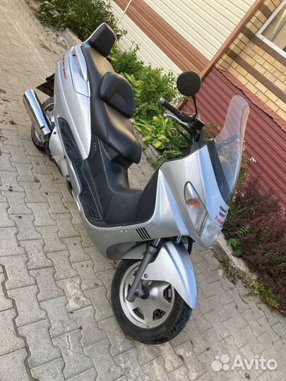 Максискутер Suzuki skywe 400