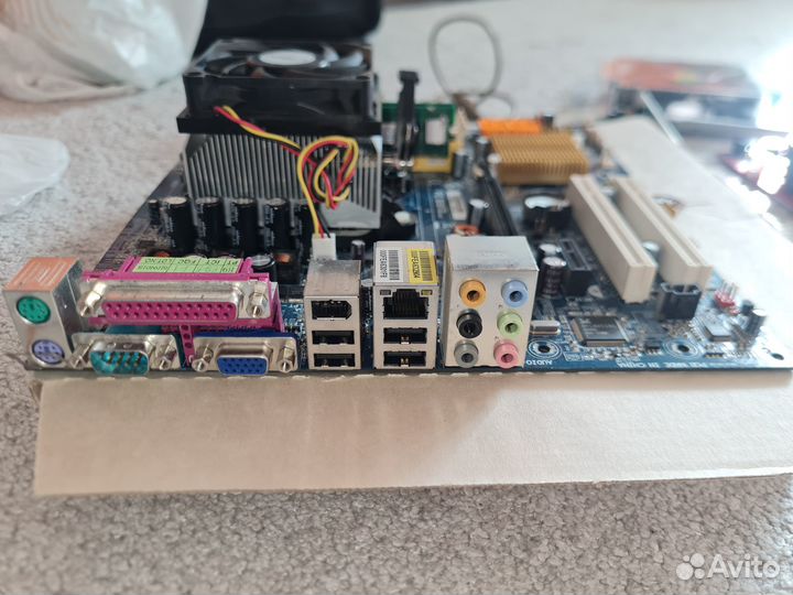 Материнская плата с процессором и видеокартой