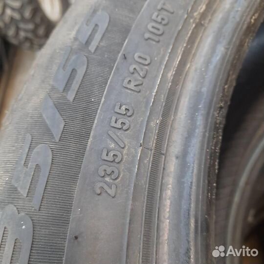 Pirelli Ice Zero 235/55 R20