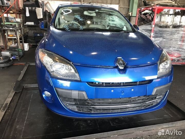 Подкрылок Renault Megane iii BZ1P передний