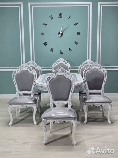 Кухонный стол и стулья