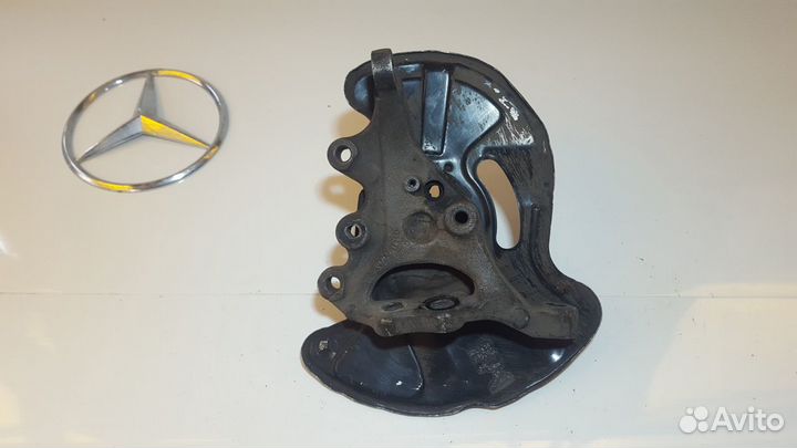 Кулак без ступицы левый Mercedes