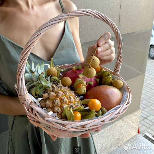 Подарочный набор с экзотическими фруктами