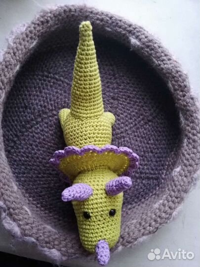 Игрушка динозавр трицератопс. 26см.Ручная работа