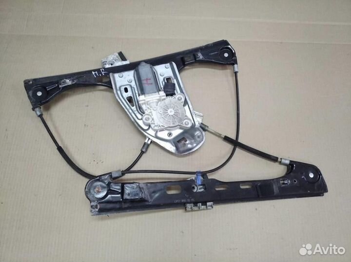 Стеклоподъемник передний правый w203 C-class 64