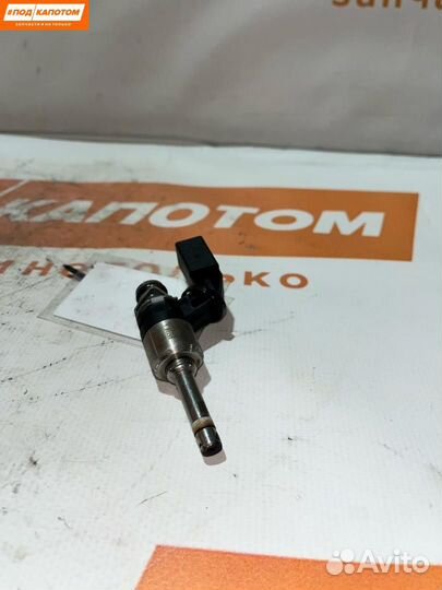 Форсунка топливная Volkswagen Golf 6 2011