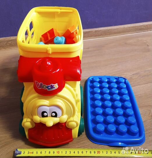 Блоки лего с паровозиком