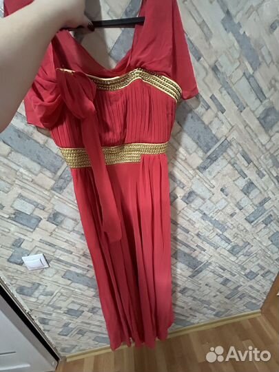 Платье праздничное