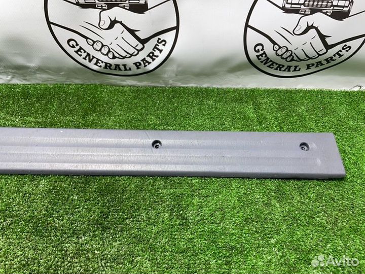 Накладка замка багажника Toyota Land Cruiser Prado