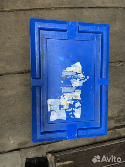 Контейнер пластиковый с крышкой