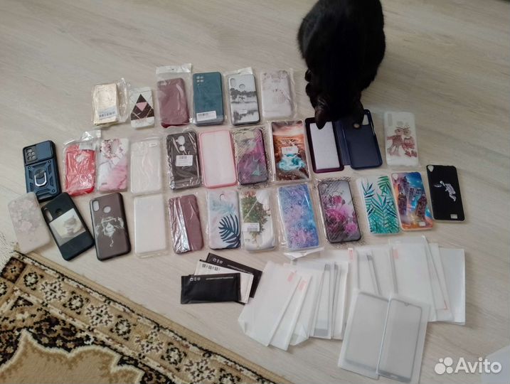 Чехлы на телефон разные