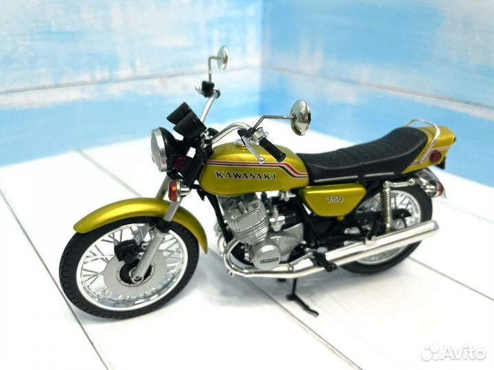 Модель Kawasaki 750SS Mach VI 1:12 Aoshima