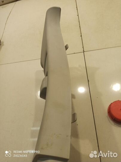 Обшивка центральной стойки (правая) (Kia K5 III)