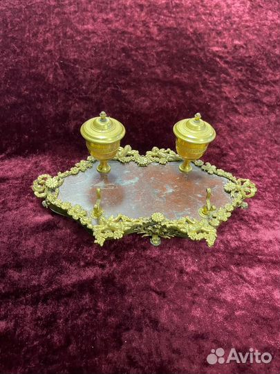 Чернильный прибор на мраморе с изображением ангело