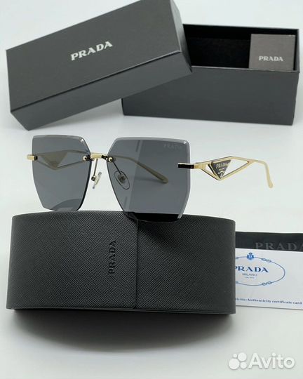 Солнцезащитные очки prada