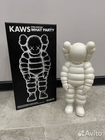 Фигурка kaws what party chum