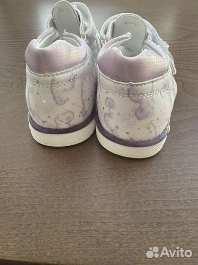 Сандалии для девочки 25 размер новые