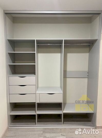 Шкаф двухстворчатый